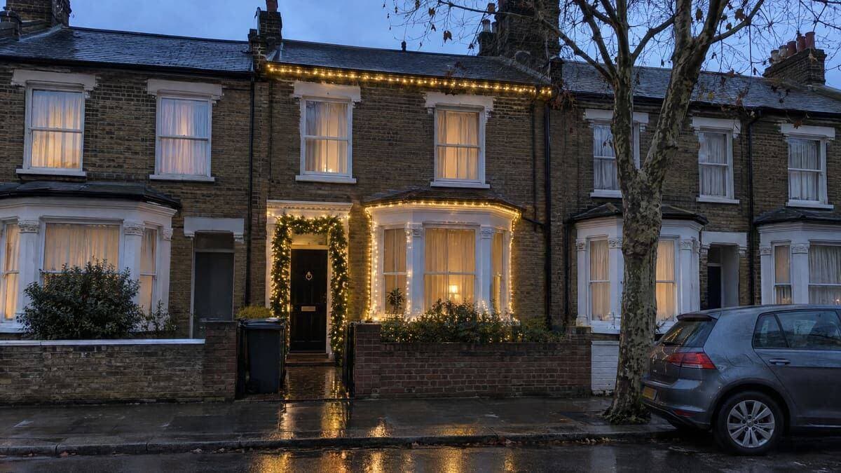 How much does Christmas light installation cost in London?